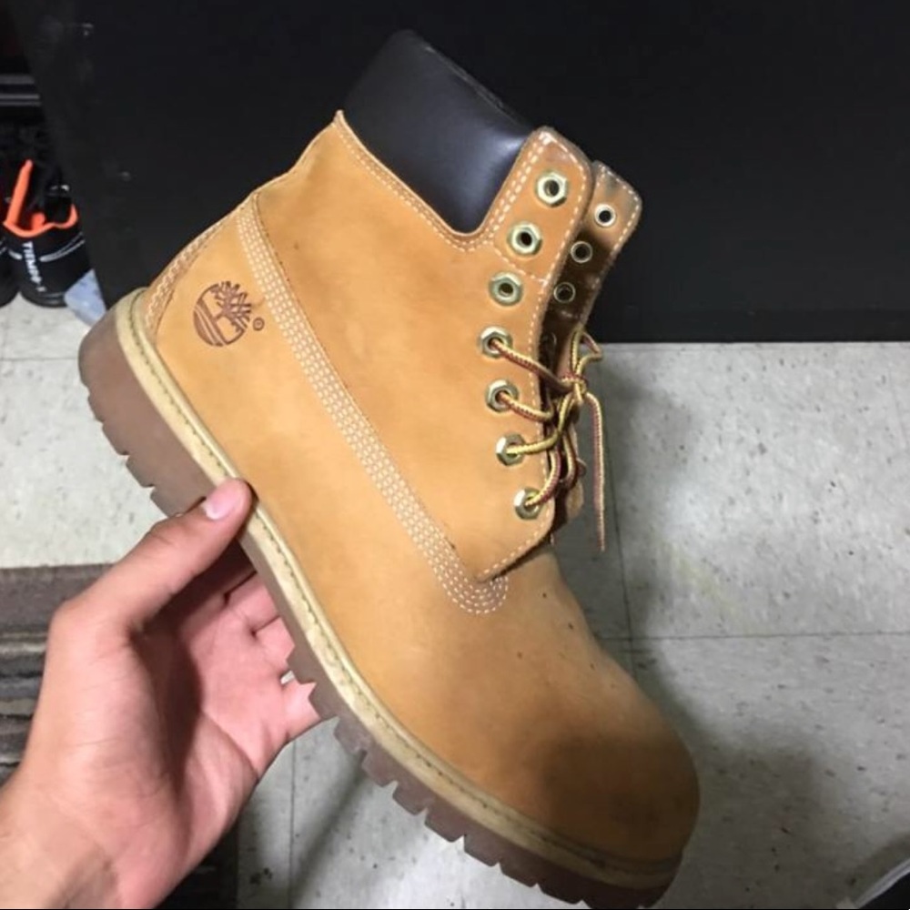 Men’s timberlands size 10